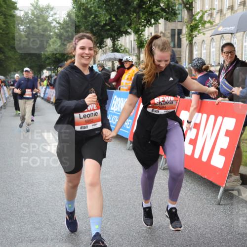 14.06.2026 - REWE Women's Run Strokosch-Dieckow http://msf.ph/oto/9773719 14.06.2026 11:08:37 Ziel 5175, 5296, 5411, 5414, 5459, 5851, 5852, 5875, 5900, 5931, 5949, 5994 meine-sportfotos.de