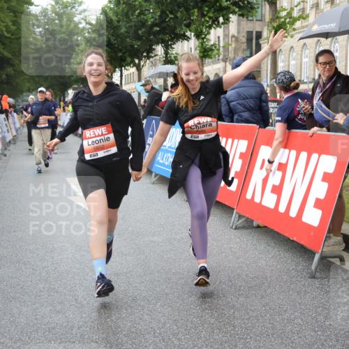 14.06.2026 - REWE Women's Run Strokosch-Dieckow http://msf.ph/oto/9773768 14.06.2026 11:08:37 Ziel 5175, 5296, 5411, 5414, 5459, 5851, 5852, 5875, 5900, 5931, 5949, 5994 meine-sportfotos.de