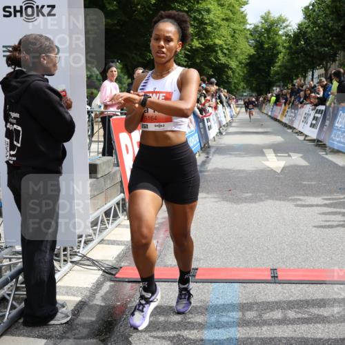 14.06.2026 - REWE Women's Run Strokosch-Dieckow http://msf.ph/oto/9773838 14.06.2026 10:54:00 Ziel 5164, 5975 meine-sportfotos.de
