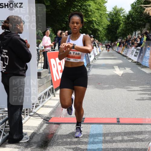 14.06.2026 - REWE Women's Run Strokosch-Dieckow http://msf.ph/oto/9773849 14.06.2026 10:54:00 Ziel 5164, 5975 meine-sportfotos.de