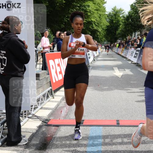 14.06.2026 - REWE Women's Run Strokosch-Dieckow http://msf.ph/oto/9773860 14.06.2026 10:54:00 Ziel 5164, 5975 meine-sportfotos.de
