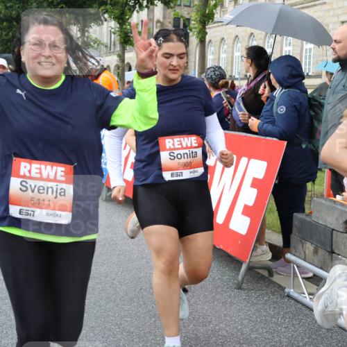 14.06.2026 - REWE Women's Run Strokosch-Dieckow http://msf.ph/oto/9773868 14.06.2026 11:08:30 Ziel 5175, 5253, 5296, 5411, 5459, 5597, 5807, 5875, 5900, 5931, 5949 meine-sportfotos.de