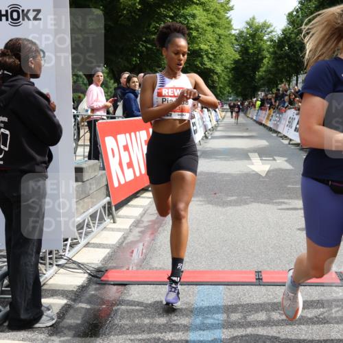 14.06.2026 - REWE Women's Run Strokosch-Dieckow http://msf.ph/oto/9773873 14.06.2026 10:53:59 Ziel 5164, 5975 meine-sportfotos.de