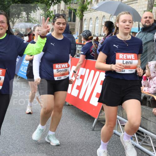 14.06.2026 - REWE Women's Run Strokosch-Dieckow http://msf.ph/oto/9773904 14.06.2026 11:08:30 Ziel 5175, 5253, 5296, 5411, 5459, 5597, 5807, 5875, 5900, 5931, 5949 meine-sportfotos.de