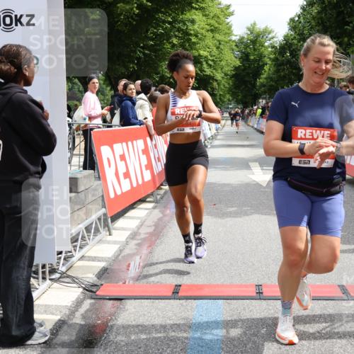 14.06.2026 - REWE Women's Run Strokosch-Dieckow http://msf.ph/oto/9773909 14.06.2026 10:53:59 Ziel 5164, 5975 meine-sportfotos.de