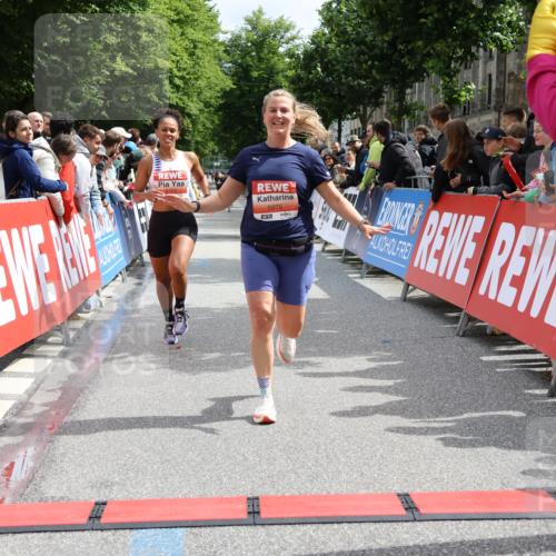 14.06.2026 - REWE Women's Run Strokosch-Dieckow http://msf.ph/oto/9773931 14.06.2026 10:53:59 Ziel 5164, 5975 meine-sportfotos.de