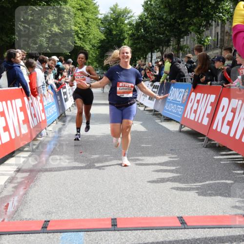 14.06.2026 - REWE Women's Run Strokosch-Dieckow http://msf.ph/oto/9773989 14.06.2026 10:53:58 Ziel 5164, 5975 meine-sportfotos.de