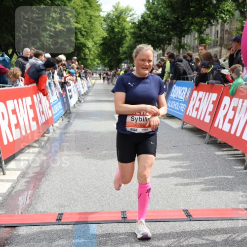 14.06.2026 - REWE Women's Run Strokosch-Dieckow http://msf.ph/oto/9774033 14.06.2026 10:53:47 Ziel 5786 meine-sportfotos.de