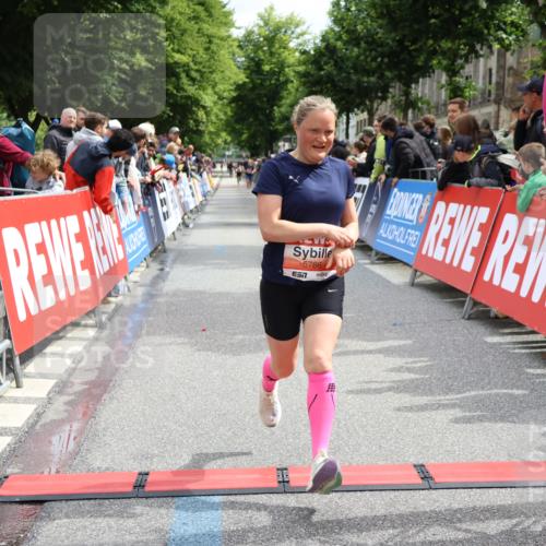 14.06.2026 - REWE Women's Run Strokosch-Dieckow http://msf.ph/oto/9774046 14.06.2026 10:53:47 Ziel 5786 meine-sportfotos.de