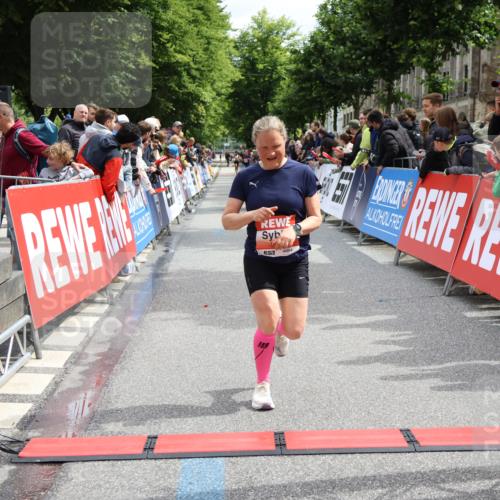 14.06.2026 - REWE Women's Run Strokosch-Dieckow http://msf.ph/oto/9774086 14.06.2026 10:53:46 Ziel 5109, 5786 meine-sportfotos.de
