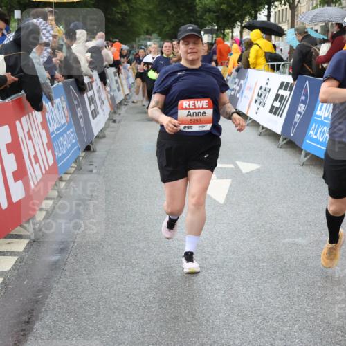 14.06.2026 - REWE Women's Run Strokosch-Dieckow http://msf.ph/oto/9774088 14.06.2026 11:08:25 Ziel 5016, 5019, 5201, 5206, 5253, 5478, 5597, 5807 meine-sportfotos.de