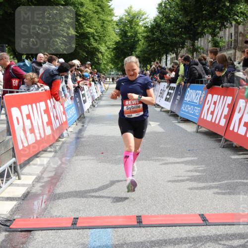 14.06.2026 - REWE Women's Run Strokosch-Dieckow http://msf.ph/oto/9774117 14.06.2026 10:53:46 Ziel 5109, 5786 meine-sportfotos.de