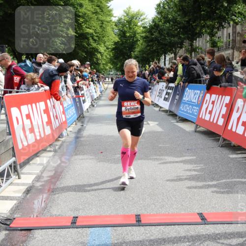 14.06.2026 - REWE Women's Run Strokosch-Dieckow http://msf.ph/oto/9774127 14.06.2026 10:53:46 Ziel 5109, 5786 meine-sportfotos.de