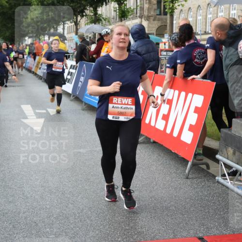 14.06.2026 - REWE Women's Run Strokosch-Dieckow http://msf.ph/oto/9774147 14.06.2026 11:08:23 Ziel 5016, 5018, 5019, 5201, 5206, 5253, 5478, 5597, 5807 meine-sportfotos.de