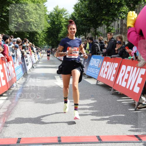 14.06.2026 - REWE Women's Run Strokosch-Dieckow http://msf.ph/oto/9774216 14.06.2026 10:53:38 Ziel 5026, 5109 meine-sportfotos.de