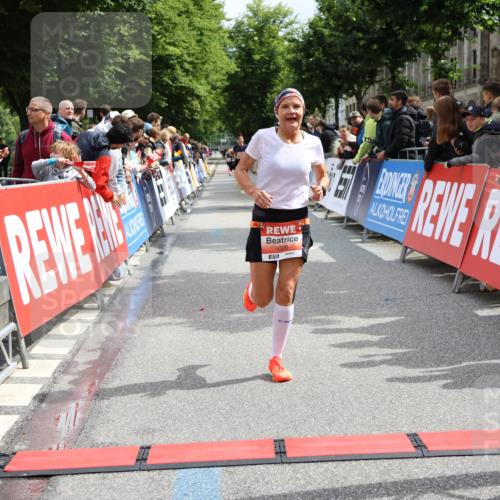 14.06.2026 - REWE Women's Run Strokosch-Dieckow http://msf.ph/oto/9774273 14.06.2026 10:53:32 Ziel 5026, 5978 meine-sportfotos.de