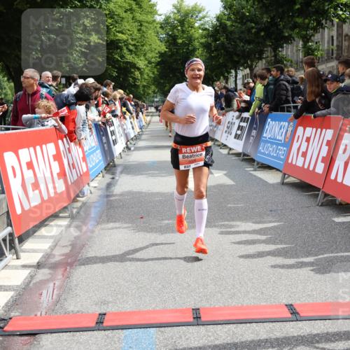14.06.2026 - REWE Women's Run Strokosch-Dieckow http://msf.ph/oto/9774299 14.06.2026 10:53:32 Ziel 5026, 5978 meine-sportfotos.de