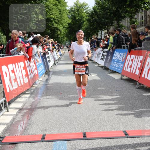 14.06.2026 - REWE Women's Run Strokosch-Dieckow http://msf.ph/oto/9774327 14.06.2026 10:53:32 Ziel 5026, 5978 meine-sportfotos.de