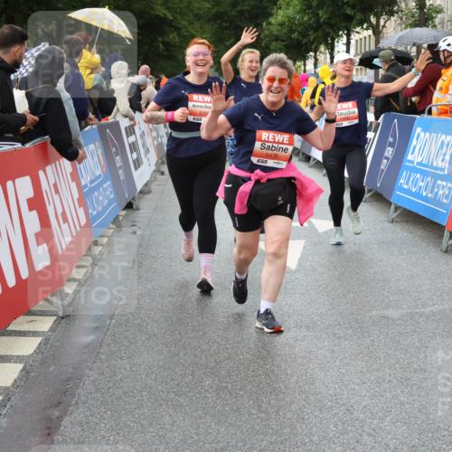 14.06.2026 - REWE Women's Run Strokosch-Dieckow http://msf.ph/oto/9774341 14.06.2026 11:08:16 Ziel 5016, 5018, 5019, 5128, 5129, 5131, 5206, 5478 meine-sportfotos.de