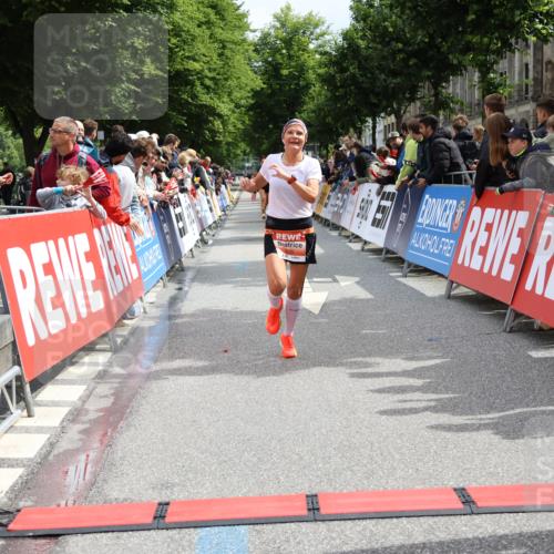 14.06.2026 - REWE Women's Run Strokosch-Dieckow http://msf.ph/oto/9774387 14.06.2026 10:53:32 Ziel 5026, 5978 meine-sportfotos.de