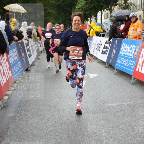14.06.2026 - REWE Women's Run Strokosch-Dieckow http://msf.ph/oto/9774402 14.06.2026 11:08:14 Ziel 5016, 5018, 5019, 5128, 5129, 5131, 5206, 5313, 5397, 5478, 5664 meine-sportfotos.de