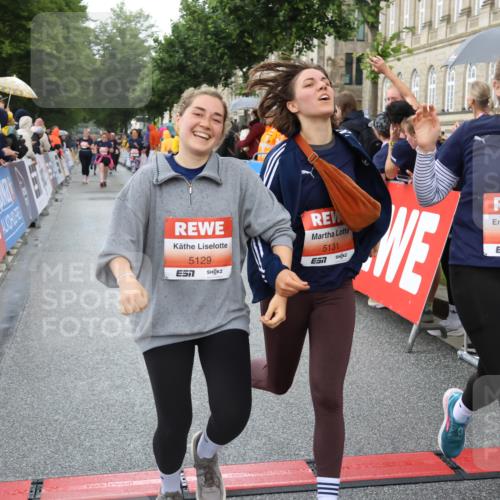 14.06.2026 - REWE Women's Run Strokosch-Dieckow http://msf.ph/oto/9774438 14.06.2026 11:08:08 Ziel 5065, 5128, 5129, 5131, 5313, 5397, 5423, 5664 meine-sportfotos.de