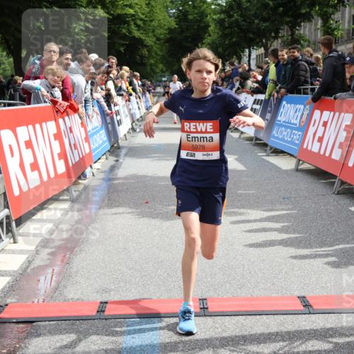 14.06.2026 - REWE Women's Run Strokosch-Dieckow http://msf.ph/oto/9774453 14.06.2026 10:53:27 Ziel 5493, 5694, 5978 meine-sportfotos.de