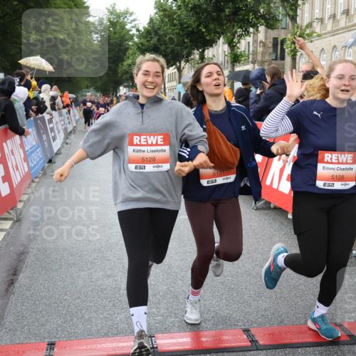 14.06.2026 - REWE Women's Run Strokosch-Dieckow http://msf.ph/oto/9774472 14.06.2026 11:08:08 Ziel 5065, 5128, 5129, 5131, 5313, 5397, 5423, 5664 meine-sportfotos.de