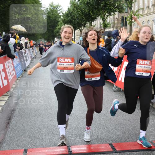 14.06.2026 - REWE Women's Run Strokosch-Dieckow http://msf.ph/oto/9774485 14.06.2026 11:08:08 Ziel 5065, 5128, 5129, 5131, 5313, 5397, 5423, 5664 meine-sportfotos.de