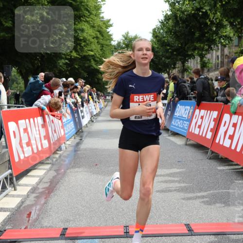 14.06.2026 - REWE Women's Run Strokosch-Dieckow http://msf.ph/oto/9774529 14.06.2026 10:53:22 Ziel 5493, 5694, 5815, 5990 meine-sportfotos.de