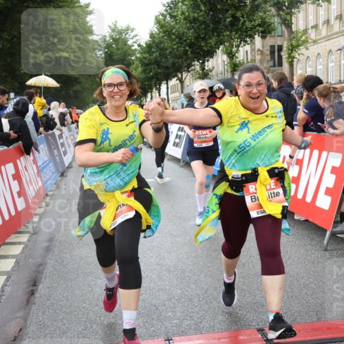 14.06.2026 - REWE Women's Run Strokosch-Dieckow http://msf.ph/oto/9774562 14.06.2026 11:08:06 Ziel 5065, 5128, 5129, 5131, 5313, 5327, 5397, 5423, 5664, 5752 meine-sportfotos.de