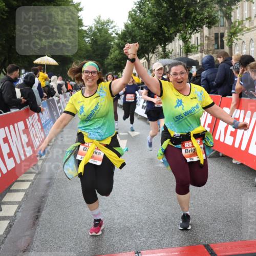 14.06.2026 - REWE Women's Run Strokosch-Dieckow http://msf.ph/oto/9774599 14.06.2026 11:08:05 Ziel 5065, 5128, 5129, 5131, 5313, 5327, 5397, 5423, 5664, 5752 meine-sportfotos.de