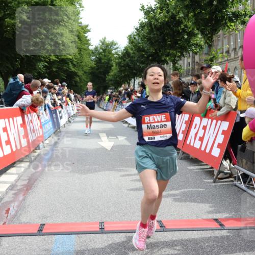 14.06.2026 - REWE Women's Run Strokosch-Dieckow http://msf.ph/oto/9774620 14.06.2026 10:53:20 Ziel 5493, 5694, 5815, 5990 meine-sportfotos.de