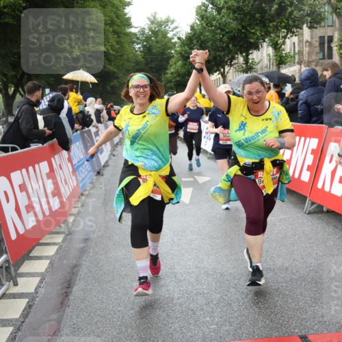 14.06.2026 - REWE Women's Run Strokosch-Dieckow http://msf.ph/oto/9774632 14.06.2026 11:08:05 Ziel 5065, 5128, 5129, 5131, 5313, 5327, 5397, 5423, 5664, 5752 meine-sportfotos.de