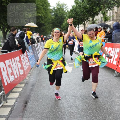 14.06.2026 - REWE Women's Run Strokosch-Dieckow http://msf.ph/oto/9774668 14.06.2026 11:08:05 Ziel 5065, 5128, 5129, 5131, 5313, 5327, 5397, 5423, 5664, 5752 meine-sportfotos.de