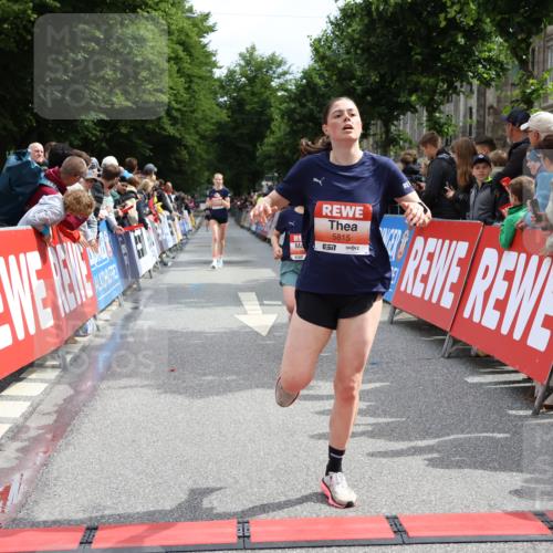 14.06.2026 - REWE Women's Run Strokosch-Dieckow http://msf.ph/oto/9774753 14.06.2026 10:53:18 Ziel 5306, 5493, 5694, 5815, 5990 meine-sportfotos.de