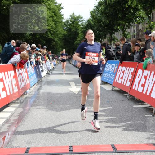14.06.2026 - REWE Women's Run Strokosch-Dieckow http://msf.ph/oto/9774799 14.06.2026 10:53:18 Ziel 5306, 5493, 5694, 5815, 5990 meine-sportfotos.de