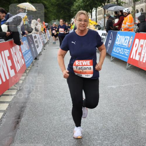14.06.2026 - REWE Women's Run Strokosch-Dieckow http://msf.ph/oto/9774864 14.06.2026 11:07:54 Ziel 5114, 5327, 5384, 5385, 5908, 5909 meine-sportfotos.de