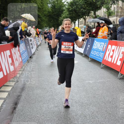 14.06.2026 - REWE Women's Run Strokosch-Dieckow http://msf.ph/oto/9774915 14.06.2026 11:07:52 Ziel 5114, 5122, 5168, 5281, 5384, 5385, 5502, 5908, 5909 meine-sportfotos.de