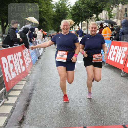 14.06.2026 - REWE Women's Run Strokosch-Dieckow http://msf.ph/oto/9774978 14.06.2026 11:07:46 Ziel 5116, 5119, 5122, 5168, 5281, 5384, 5385, 5502, 5803, 5909 meine-sportfotos.de