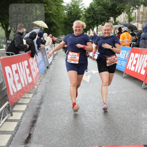 14.06.2026 - REWE Women's Run Strokosch-Dieckow http://msf.ph/oto/9774997 14.06.2026 11:07:46 Ziel 5116, 5119, 5122, 5168, 5281, 5384, 5385, 5502, 5803, 5909 meine-sportfotos.de