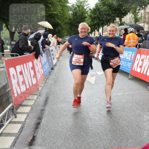 14.06.2026 - REWE Women's Run Strokosch-Dieckow http://msf.ph/oto/9775005 14.06.2026 11:07:46 Ziel 5116, 5119, 5122, 5168, 5281, 5384, 5385, 5502, 5803, 5909 meine-sportfotos.de
