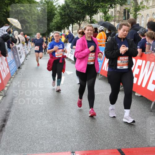 14.06.2026 - REWE Women's Run Strokosch-Dieckow http://msf.ph/oto/9775071 14.06.2026 11:07:43 Ziel 5116, 5119, 5122, 5168, 5281, 5384, 5385, 5412, 5502, 5728, 5803 meine-sportfotos.de