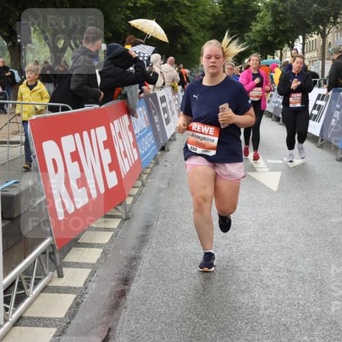 14.06.2026 - REWE Women's Run Strokosch-Dieckow http://msf.ph/oto/9775080 14.06.2026 11:07:40 Ziel 5116, 5119, 5281, 5319, 5412, 5502, 5728, 5803 meine-sportfotos.de