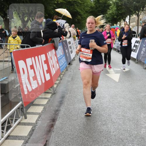 14.06.2026 - REWE Women's Run Strokosch-Dieckow http://msf.ph/oto/9775087 14.06.2026 11:07:40 Ziel 5116, 5119, 5281, 5319, 5412, 5502, 5728, 5803 meine-sportfotos.de