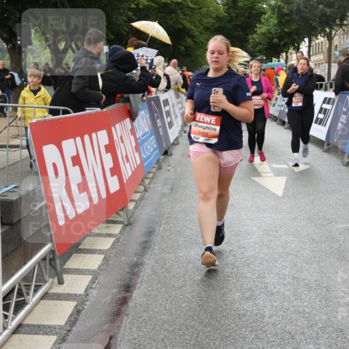 14.06.2026 - REWE Women's Run Strokosch-Dieckow http://msf.ph/oto/9775094 14.06.2026 11:07:40 Ziel 5116, 5119, 5281, 5319, 5412, 5502, 5728, 5803 meine-sportfotos.de