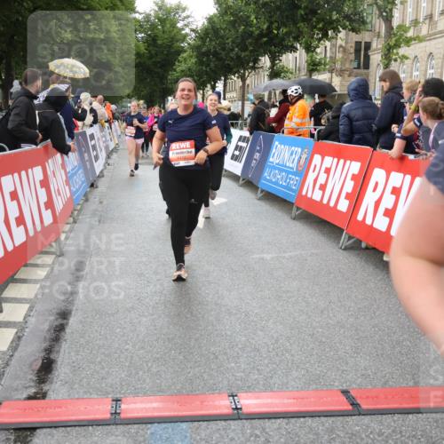 14.06.2026 - REWE Women's Run Strokosch-Dieckow http://msf.ph/oto/9775205 14.06.2026 11:07:36 Ziel 5116, 5118, 5119, 5190, 5319, 5412, 5630, 5728, 5808, 5895 meine-sportfotos.de