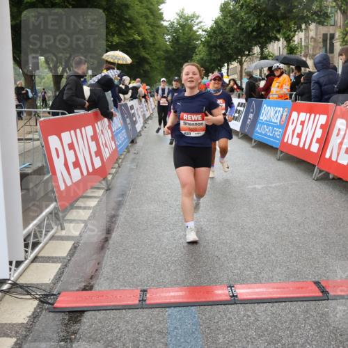 14.06.2026 - REWE Women's Run Strokosch-Dieckow http://msf.ph/oto/9775299 14.06.2026 11:07:30 Ziel 5118, 5190, 5229, 5319, 5368, 5369, 5476, 5483, 5484, 5630, 5808, 5895, 6065 meine-sportfotos.de