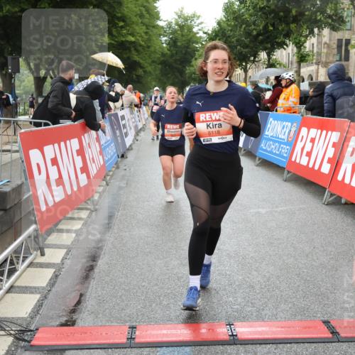 14.06.2026 - REWE Women's Run Strokosch-Dieckow http://msf.ph/oto/9775338 14.06.2026 11:07:29 Ziel 5118, 5190, 5229, 5368, 5369, 5476, 5483, 5484, 5630, 5808, 5895, 6065 meine-sportfotos.de
