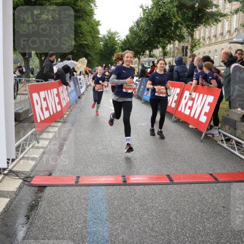 14.06.2026 - REWE Women's Run Strokosch-Dieckow http://msf.ph/oto/9775355 14.06.2026 11:07:26 Ziel 5103, 5118, 5190, 5229, 5368, 5369, 5476, 5483, 5484, 5630, 5808, 6065 meine-sportfotos.de